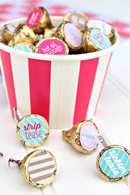 Explore our hundreds of cute, romantic, funny, and rude. Creative Valentines Day Gifts For Him To Show Your Love Glaminati Com