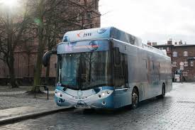 Kino helios zlokalizowane w libero katowice posiada 8 najnowocześniejszych, komfortowych sal wyposażonych w wysokiej klasy sprzęt kinotechniczny, w tym dwie sale z technologią dźwięku dolby atmos, najnowszej generacji projektory christie 4k, najwyższej światowej jakości ekrany do projekcji 2d i 3d oraz technologię depthq 3d. Katowice Podroz Wodorowym Autobusem Jsw Gornictwo Nettg Pl Gospodarka Ludzie