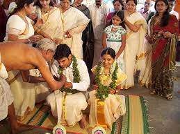Indian Wedding Traditions Hindu Wedding Traditions Easyday Indian Wedding Christian Wedding Ceremony Hindu Wedding