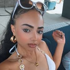 Samantha Stoneback's Instagram, Twitter & Facebook