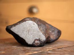 Ayo ketahui ciri ciri lokasi yang mengandung emas. Batu Meteorit Bisa Ditemukan Di Bumi Apa Ciri Ciri Batu Meteorit Semua Halaman Bobo