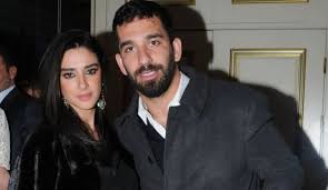 Arda turan'ın eşi aslıhan, dudak dolgusu dozunu kaçırdı! Aslihan Dogan Turan Haberleri Yasemin