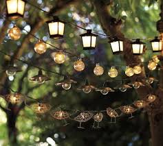 Serie Balcons De Ville A La Mode Montreal Jardin Beleuchtung Garten Lichterkette Garten Et Laterne Garten