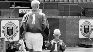 Peter schmeichel 'proud' of son kasper's reaction : World Cup 2018 Condifential Social Media Kasper Schmeichel Japan Fans Rubbish Kei Nishikori Rabiot Round Of 16 Knockout Stages News Updates Twitter Video