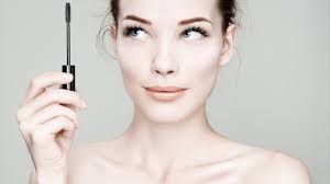 Schöne Augen: Mascara im Test: Halten die neuen Wimperntuschen ihr  Versprechen?