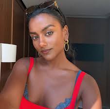 Kelly Given (@kellylgiven)