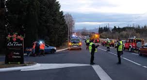 Segundo testemunhas, citadas pelo france bleu, o autocarro ficou separado em duas partes com o. Crianca Portuguesa Morre Na Colisao Entre Autocarro E Comboio Em Franca