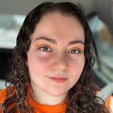 Hello #PortfolioDay 🌷! I'm Maxine Vee! I'm an illustrator who loves to  paint magical and whimsical worlds! 🌸 https://maxinevee.com 🌸  info@maxinevee.com