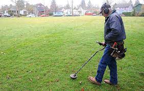 The metal detector was invented because people in old days use to use it so they could find stuff in there. Treasure Hunter Digs In With Metal Detector Local Gazettetimes Com