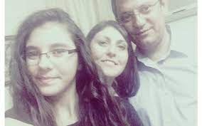 Anne ve babası emekli öğretmen olan özgür özel,ecz. Sozleri Olay Oldu Chp Li Ozgur Ozel Nereli Esi Kimdir Iste Karisiyla Kizi Internet Haber