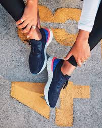 The nike epic react flyknit 2 takes a step up from its predecessor with smooth, lightweight performance and a bold look. Nike Epic React Flyknit Women S Running Shoe Nike Sa