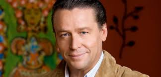 Rafael Sáenz, interpretado por Alfredo Adame,