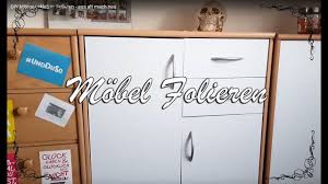 Auch bläschen zu vermeiden und kanten sauber verkleben, gelingen mit dieser anleitung. Diy Mobel Bekleben Folieren Aus Alt Mach Neu Youtube
