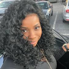 Does H&R Block use the same system as TurboTax for refund advance approval?