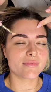 Essa técnica aumentou a sobrancelha dela de tamanho. Trabalho perfeito com  Henna! 🙀👏🏻