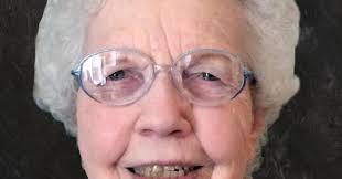 Everett Hull's Instagram, Twitter & Facebook