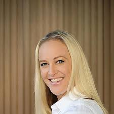 Monique Cain's Instagram, Twitter & Facebook