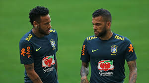 Le premier titre remporté par daniel alves est la coupe du monde des moins de 20 ans  4  à l'âge de vingt ans en 2003. Dani Alves 38 Headlines Brazil S Olympic Squad Neymar Rodrygo Out