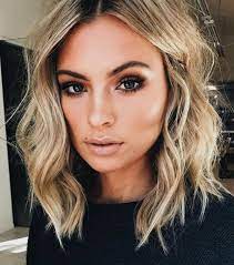 Indoviniamo, sei una donna annoiata del tuo stile attuale e cerchi le tendenze dei capelli del 2022 e in particolare un taglio di capelli fresco e di . Tagli Capelli Estate 2019 Tendenze Ed Acconciature Per Cambiare E Rivoluzionare Il Look