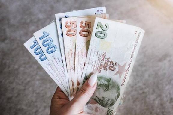 KYK burs başvuruları ne zaman? KYK burs başvuru tarihleri açıklandı mı? 2026-2027 KYK bursu...