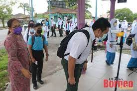 Tahap kompetensi fungsional guru di sekolah menengah di negeri kelantan berada pada tahap tinggi. Pelajar Sekolah Menengah Kembali Ke Sekolah Hari Ini Terap Norma Baharu Utusan Borneo Online