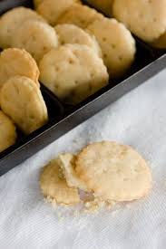 Biscuit Recipe With All Purpose Flour And Vegetable Oil Homemade Ritz Crackers Recipe Ritz Cracker Recipes Ritz Crackers Food Recipes