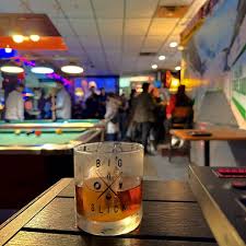 Big Slick Bar & Billiards