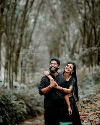 119 Likes 4 Comments Playback Weddings Playback Weddings On Instagram Playbac Kerala Wedding Photography Couple Photography Poses Wedding Couple Poses
