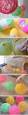 Diy Deko Idee Bunte Kugeln Aus Garn Oder Wolle Basteln Zimmer Dekorieren Diy Deko Ideen Bastelideen Sommerbastelprojekte Fur Kinder