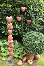 Pin Von Christine Herold Auf Selbermachen Gartenskulptur Stelen Garten Keramik