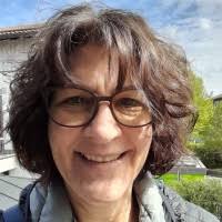 100+ perfiles de «Elhardt»