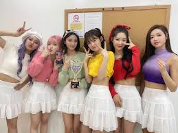 쇼챔피언 x 오마이걸 '돌핀(dolphin) + 살짝 설렜어'. Koi302 Nigolegole Twitter
