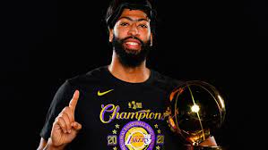 He plays for the 'new orleans pelicans' of the 'national basketball association' (nba). Anthony Davis To The Lakers Rescue Celtics The Aim Marca