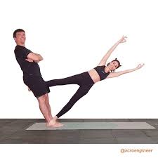 Yogaposes Guille S Instagram Post Ego Dice Una Vez Que Todo Encaje Me Sentire En Paz El Espiritu Dice Encuentra Tu Paz Partnerubungen Akrobatik Gymnastik