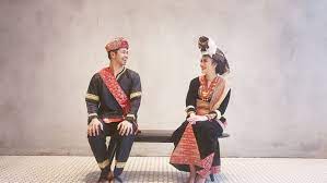 Pertandingan pakaian tradisional dan kemerdekaan 2017 sk sungai poyan. Khidmatnya Sesi Prewedding Menggunakan Pakaian Adat Daerah 16 Inspirasinya Ini Bikin Terperangah