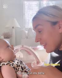 Heartwarming moment between mom and daughter! 🥰