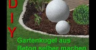 Diy Beton Giessen Romantische Trittplatten Zauberhafte Wasserschalen Und Frohliche Windlichter Youtube Gartenkugeln Garten Deko Betonkugeln