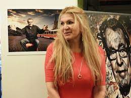 Martina formanová je spisovatelka, autorka 7 knih a dvou scénářů, žena geniálního filmaře miloše formana. Foto Video Martina Formanova Prijela Do Caslavi Se Srdcem Na Dlani Regionalni Zpravodajstvi