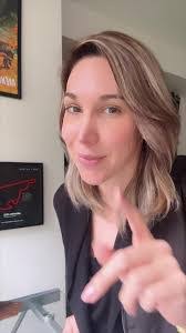 Ana Narro's Instagram, Twitter & Facebook