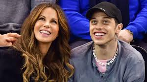 Pete davidson and his good friend machine gun kelly became two drunk friends falling off the stage at the end of the 12, 2020. Kate Beckinsale Pete Davidson Knutschen Heftig Sie Sind Ein Paar Gala De