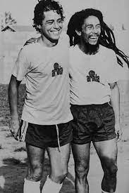 Watch redemption song and follow bob marley's 75th earthstrong anniversary celebrations. Chico Buarque E Bob Marley Rio De Janeiro Brasil 1980 Econtro Historico Inspiracao Bob Marley Bob Marley