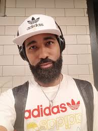 Saying hi to the truckers! Not a trucker!