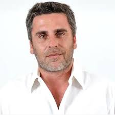 He was born in 1970s, in generation x. Pablo Motto Entrevista A Diego Brancatelli En El Contestador By Pablomotto