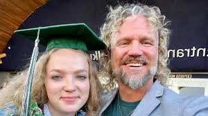 Sister Wives' Savanah Brown Graduates High School: Photos
