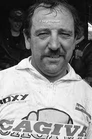 Il fête ses 60 ans aujourd'hui . . . On souhaite un heureux anniversaire à  Kurt Nicoll, pilote de motocross Britannique, né le 15 Novembre 1964 à  Cambridge. Kurt Nicoll fut l'un