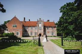 Bruisyard Hall Wedding Venue In Summer Country House Wedding Venues Wedding Venues Uk Barn Wedding Venue