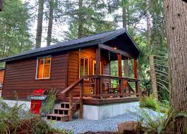 The lodge at mount magazine features 60 guest rooms, skycrest restaurant, a conference center, business center, heated indoor swimming pool, fitness center, and game room. Betsy S Cabins At Mt Rainier Home Facebook