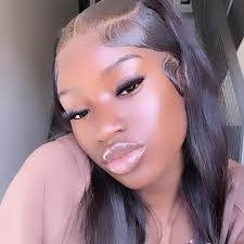 Andrea Batten's Instagram, Twitter & Facebook