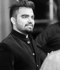 Anchor No 1 Pradeep Machiraju Most Beautiful Indian Actress Boy Hairstyles Beautiful Indian Actress