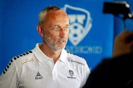 Lars roar bohinen (born 8 september 1969 in vadsø) is a norwegian former professional footballer who played as a midfielder from 1986 until. Rovnxo44b3uhlm